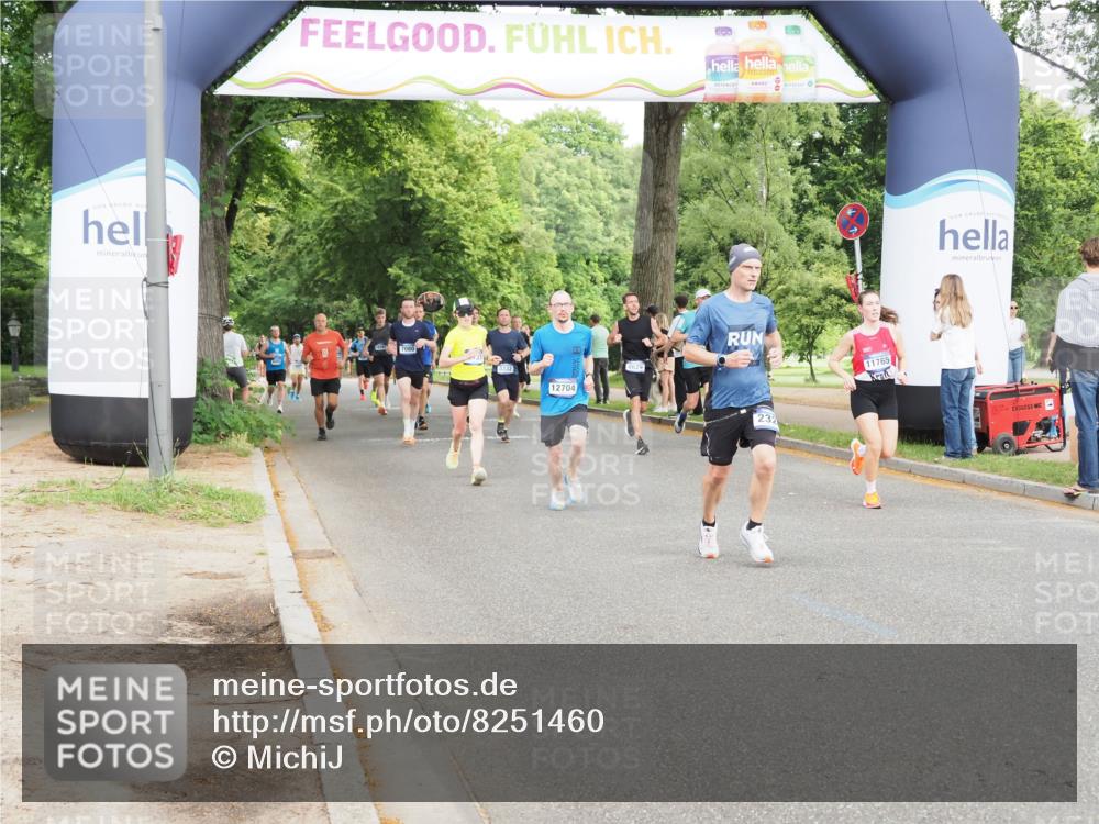 29.06.2025 - hella hamburg halbmarathon MichiJ http://msf.ph/oto/8251460 29.06.2025 10:28:55 Zwischen KM18-KM19 1882, 2324, 2826, 5375, 5508, 5745, 8629, 11765, 12046, 12540, 12704, 13158, 15828, 17620, 17973 meine-sportfotos.de