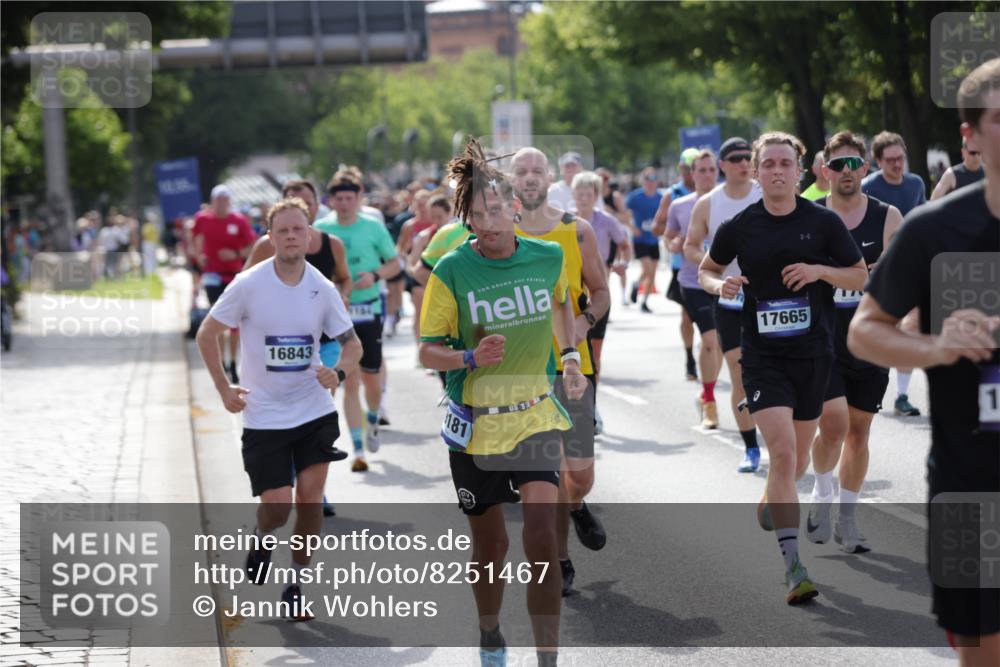29.06.2025 - hella hamburg halbmarathon Jannik Wohlers http://msf.ph/oto/8251467 29.06.2025 09:56:27 Lombardsbrücke 1460, 1496, 1783, 1833, 2013, 2074, 2111, 2208, 2340, 2378, 2396, 2878, 3310, 3652, 3791, 4377, 4635, 4770, 4897, 5008, 5169, 5194, 5839, 6033, 6377, 6631, 7176, 8112, 8261, 8572, 8587, 8618, 8661, 8710, 8813, 8863, 8921, 9082, 9497, 9638, 9876, 9985, 10189, 10371, 10896, 11184, 12311, 12482, 12584, 12585, 12590, 12651, 12690, 12733, 12858, 13245, 13282, 13394, 13609, 13962, 14033, 14526, 14562, 14588, 14834, 14990, 15149, 15818 meine-sportfotos.de