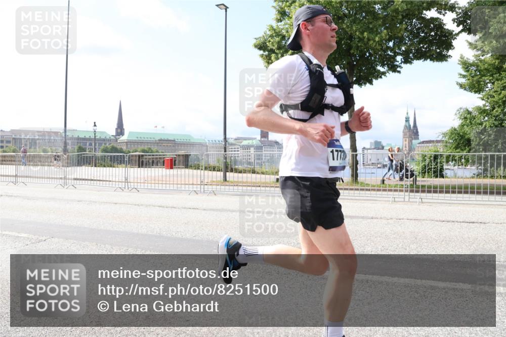 29.06.2025 - hella hamburg halbmarathon Lena Gebhardt http://msf.ph/oto/8251500 29.06.2025 10:10:26 Lombardsbrücke 1548, 1573, 3921, 4389, 5182, 5440, 5511, 5990, 5991, 7042, 7081, 7250, 7333, 7636, 7685, 8219, 8890, 9366, 9434, 9674, 9681, 9816, 10036, 10943, 11027, 11180, 11355, 11887, 11904, 11905, 12008, 12629, 13797, 13825, 13901, 14679, 14822, 15409, 16166, 16344, 16445, 16639, 16872, 17148, 17730, 18196, 19023 meine-sportfotos.de
