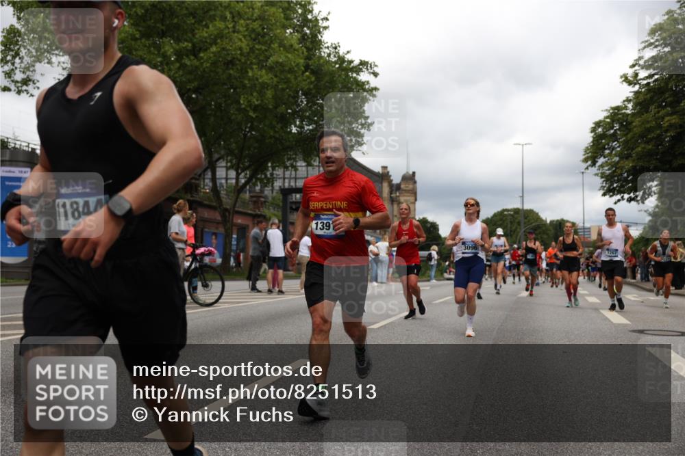 29.06.2025 - hella hamburg halbmarathon Yannick Fuchs http://msf.ph/oto/8251513 29.06.2025 10:47:58 20KM 1267, 1422, 1442, 1502, 1549, 1870, 2058, 2070, 2432, 2518, 2630, 3096, 3103, 3819, 4299, 5020, 5259, 6260, 6294, 6374, 7129, 7395, 7478, 7973, 8285, 8394, 9032, 9380, 9791, 9922, 10040, 11009, 11068, 11430, 11789, 11844, 12321, 12607, 12632, 13033, 13147, 13397, 13794, 13803, 13912, 14026, 14239, 14702, 15146, 15441, 15838, 15856, 15946, 16623, 16780, 17348, 17482, 18143, 18308, 18418, 18450, 18514, 18612, 19067 meine-sportfotos.de