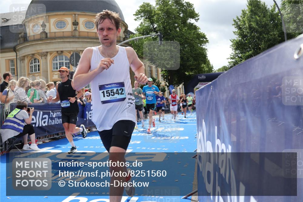 29.06.2025 - hella hamburg halbmarathon Strokosch-Dieckow http://msf.ph/oto/8251560 29.06.2025 10:40:40 Ziel 1882, 1912, 2324, 2714, 2750, 4634, 4843, 4889, 5014, 5026, 5745, 7080, 7622, 8074, 8629, 9294, 10900, 11959, 12865, 14092, 14272, 14820, 15015, 15351, 15493, 15542, 16201, 16249, 16599, 17486, 17724, 18399 meine-sportfotos.de