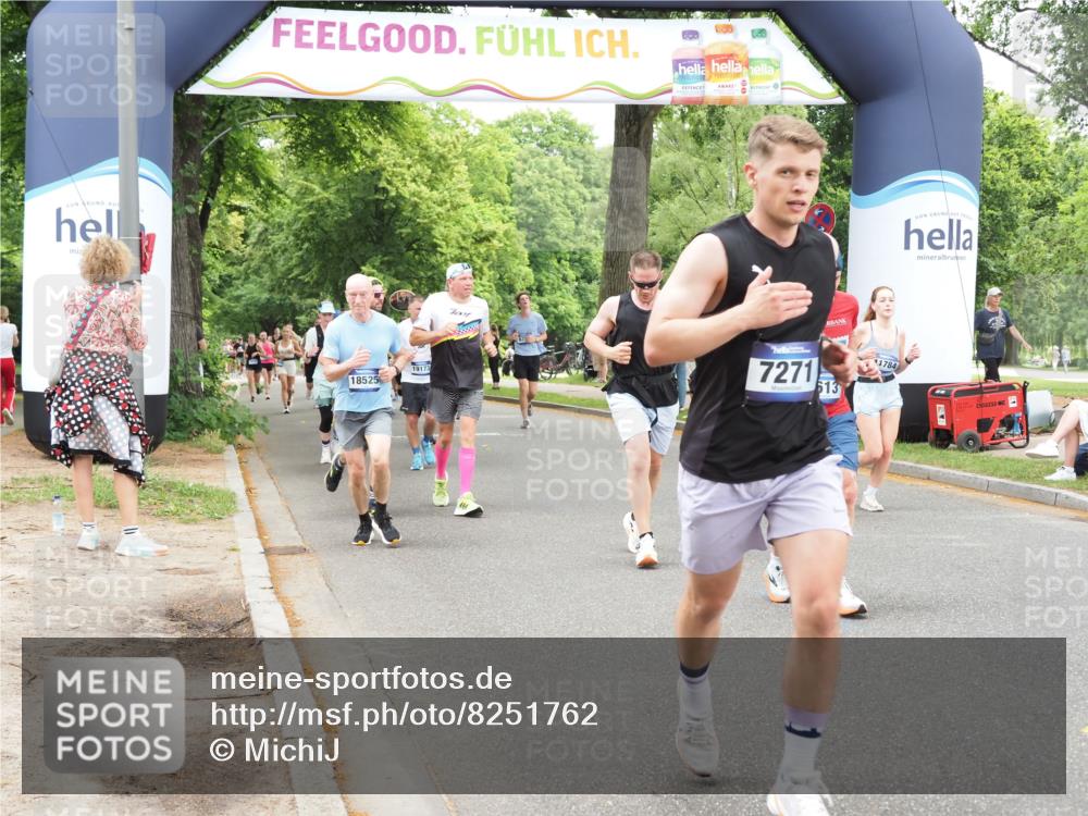 29.06.2025 - hella hamburg halbmarathon MichiJ http://msf.ph/oto/8251762 29.06.2025 10:52:05 Zwischen KM18-KM19 1885, 4613, 7271, 7474, 9254, 10756, 11614, 11784, 13210, 13901, 15009, 15377, 17550, 18196, 19165, 19176 meine-sportfotos.de