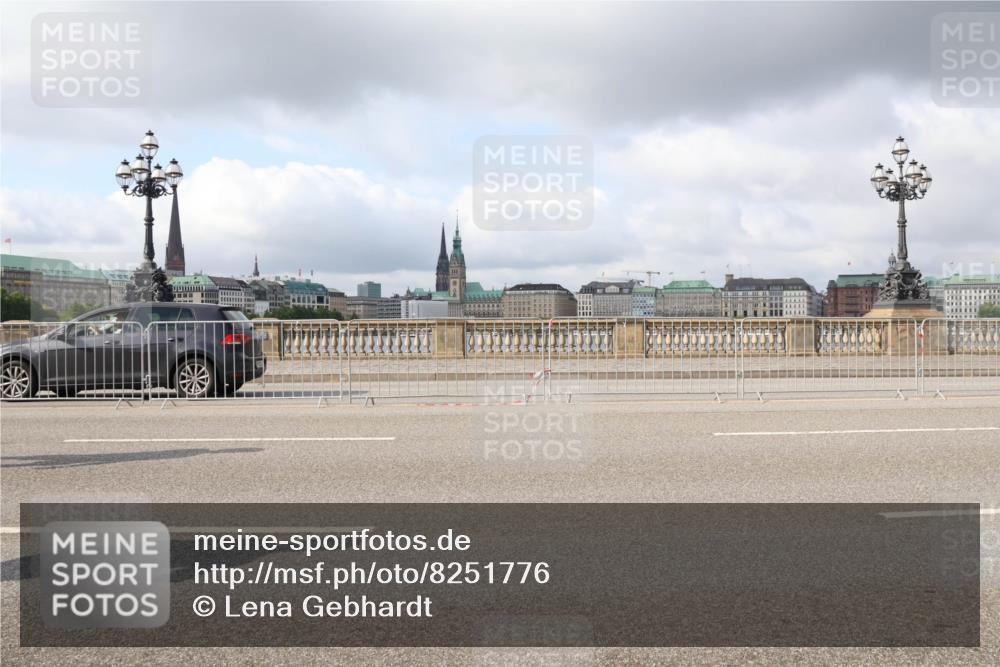29.06.2025 - hella hamburg halbmarathon Lena Gebhardt http://msf.ph/oto/8251776 29.06.2025 09:03:08 Lombardsbrücke  meine-sportfotos.de