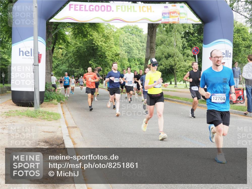 29.06.2025 - hella hamburg halbmarathon MichiJ http://msf.ph/oto/8251861 29.06.2025 10:28:57 Zwischen KM18-KM19 2324, 3332, 4843, 5375, 5508, 8465, 8629, 11731, 11765, 12046, 12540, 12704, 13158, 15828, 17214, 17973 meine-sportfotos.de