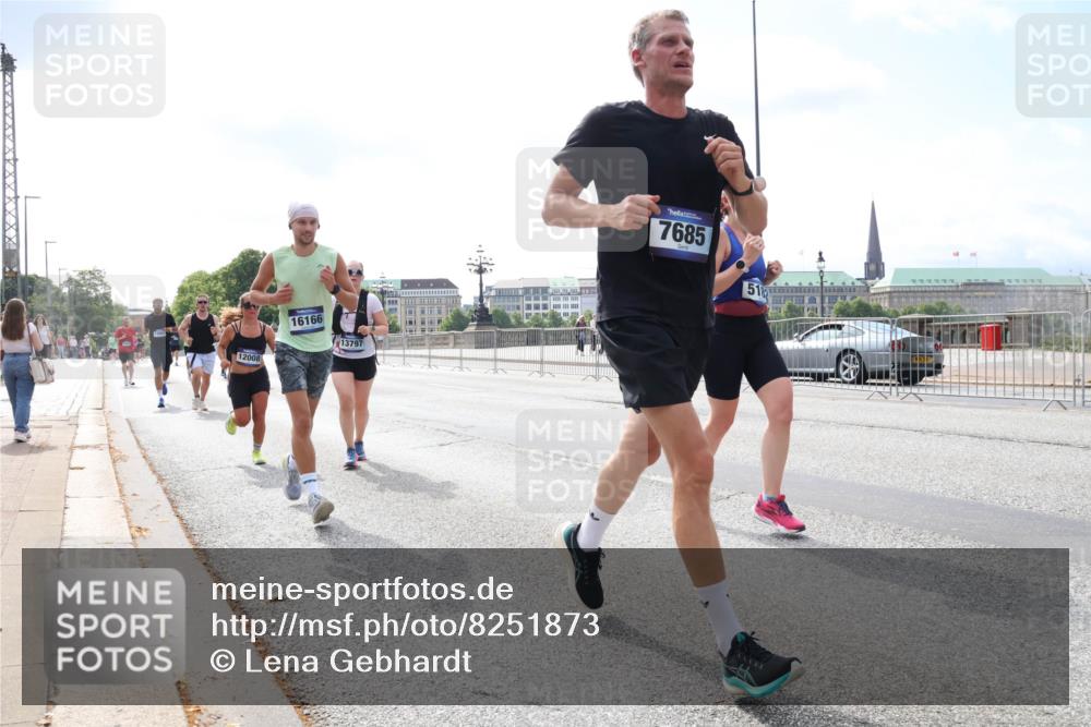 29.06.2025 - hella hamburg halbmarathon Lena Gebhardt http://msf.ph/oto/8251873 29.06.2025 10:10:30 Lombardsbrücke 1186, 1548, 1573, 3921, 4389, 5182, 5440, 5511, 5990, 5991, 7042, 7081, 7250, 7333, 7636, 7685, 8219, 8890, 9366, 9434, 9681, 9816, 10036, 10943, 11027, 11180, 11355, 11887, 11904, 11905, 12008, 12629, 13588, 13797, 13825, 13901, 14679, 14822, 15409, 16166, 16344, 16445, 16639, 16808, 16872, 17148, 17532, 17730, 18196, 18949, 19023 meine-sportfotos.de