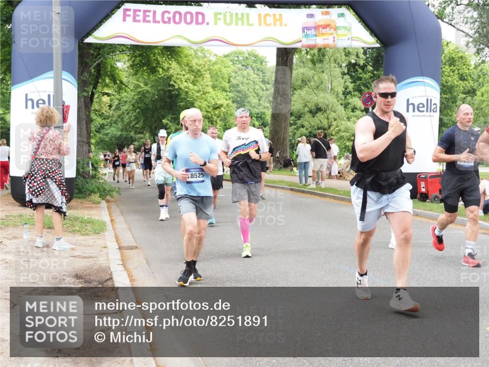 29.06.2025 - hella hamburg halbmarathon MichiJ http://msf.ph/oto/8251891 29.06.2025 10:52:06 Zwischen KM18-KM19 1885, 4613, 7271, 7474, 9254, 9339, 10756, 11614, 11784, 13210, 13901, 15009, 15377, 16344, 17550, 18196, 18525, 19165, 19176 meine-sportfotos.de