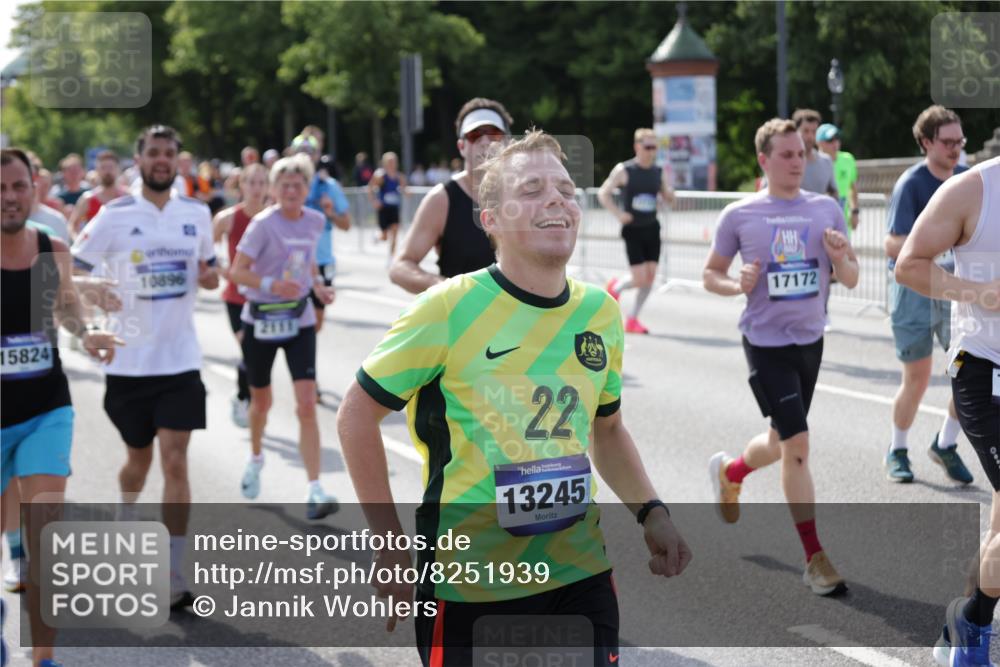 29.06.2025 - hella hamburg halbmarathon Jannik Wohlers http://msf.ph/oto/8251939 29.06.2025 09:56:32 Lombardsbrücke 1381, 1537, 1657, 1783, 1833, 2013, 2074, 2111, 2340, 2378, 2396, 2839, 2869, 2878, 3310, 3575, 3652, 3791, 4377, 4635, 4770, 4897, 5008, 5169, 5194, 5319, 5839, 6033, 6377, 6631, 7176, 8112, 8313, 8572, 8587, 8618, 8661, 8710, 8813, 8863, 8921, 8930, 9082, 9497, 9876, 9985, 10040, 10133, 10189, 10371, 10859, 10896, 11184, 11975, 12311, 12482, 12585, 12590, 12651, 12690, 12733, 12858, 13245, 13282, 13609, 13865, 13962, 14033, 14482, 14526, 14562, 14588, 14834, 15818 meine-sportfotos.de