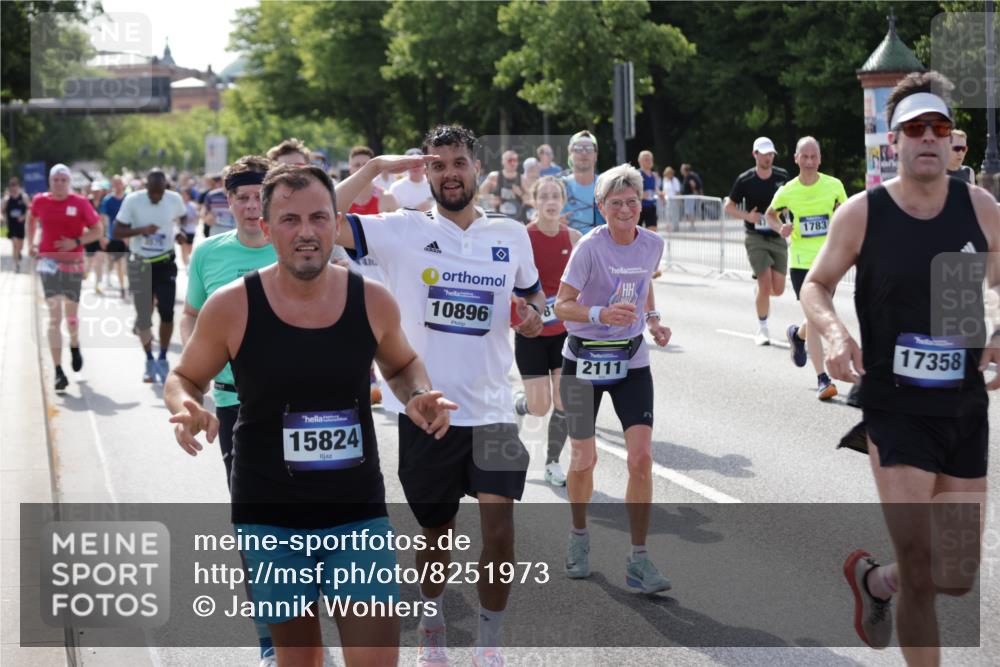 29.06.2025 - hella hamburg halbmarathon Jannik Wohlers http://msf.ph/oto/8251973 29.06.2025 09:56:33 Lombardsbrücke 1381, 1537, 1657, 1783, 1833, 2074, 2111, 2340, 2396, 2839, 2869, 2878, 3310, 3575, 3652, 3791, 4377, 4635, 4770, 4897, 5008, 5169, 5194, 5319, 5839, 6033, 6377, 6631, 7176, 8112, 8313, 8572, 8651, 8661, 8710, 8813, 8863, 8921, 8930, 9060, 9082, 9497, 9876, 9985, 10040, 10133, 10189, 10371, 10859, 10896, 11184, 11975, 12311, 12482, 12585, 12590, 12651, 12690, 12733, 12858, 13245, 13267, 13282, 13609, 13865, 13962, 14033, 14036, 14482, 14526, 14562, 14588, 14592, 14834 meine-sportfotos.de