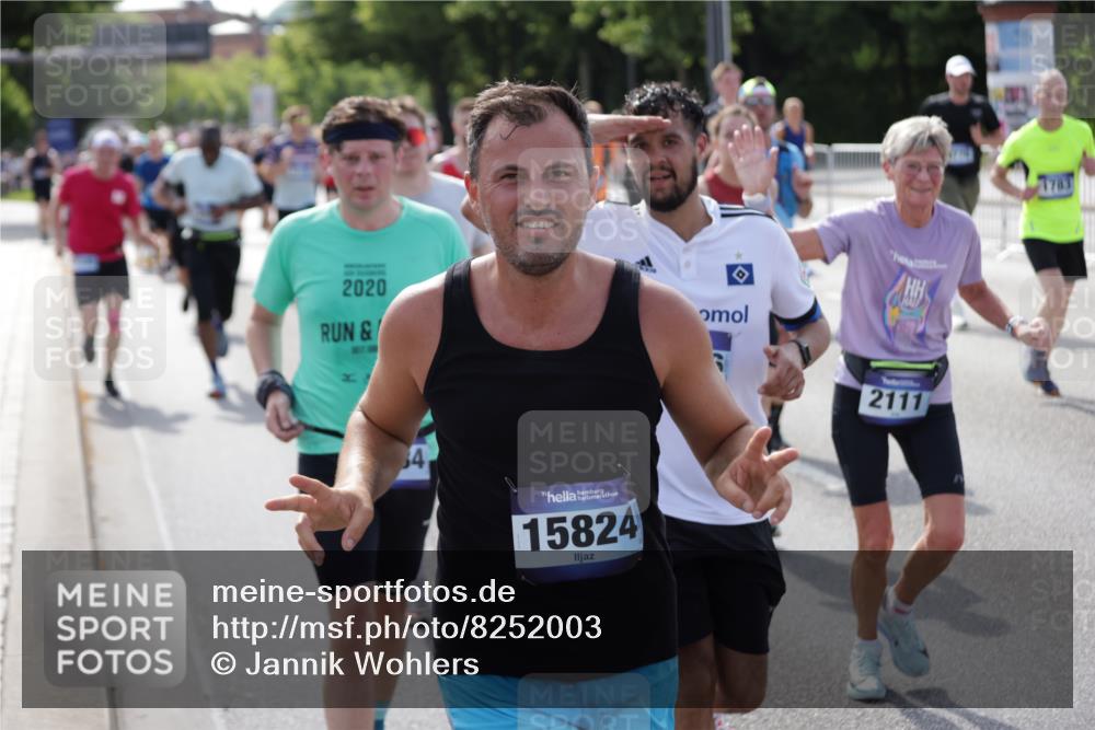 29.06.2025 - hella hamburg halbmarathon Jannik Wohlers http://msf.ph/oto/8252003 29.06.2025 09:56:33 Lombardsbrücke 1381, 1537, 1657, 1783, 1833, 2074, 2111, 2340, 2396, 2839, 2869, 2878, 3310, 3575, 3652, 3791, 4377, 4635, 4770, 4897, 5008, 5169, 5194, 5319, 5839, 6033, 6377, 6631, 7176, 8112, 8313, 8572, 8651, 8661, 8710, 8813, 8863, 8921, 8930, 9060, 9082, 9497, 9876, 9985, 10040, 10133, 10189, 10371, 10859, 10896, 11184, 11975, 12311, 12482, 12585, 12590, 12651, 12690, 12733, 12858, 13245, 13267, 13282, 13609, 13865, 13962, 14033, 14036, 14482, 14526, 14562, 14588, 14592, 14834 meine-sportfotos.de