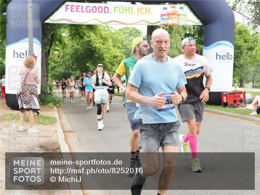 29.06.2025 - hella hamburg halbmarathon MichiJ http://msf.ph/oto/8252016 29.06.2025 10:52:08 Zwischen KM18-KM19 1885, 4613, 6706, 7271, 7474, 9254, 9339, 10756, 11614, 11784, 13210, 15009, 15377, 16063, 16344, 17434, 17550, 18128, 18196, 18525, 19165, 19173, 19176 meine-sportfotos.de