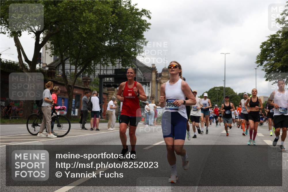 29.06.2025 - hella hamburg halbmarathon Yannick Fuchs http://msf.ph/oto/8252023 29.06.2025 10:47:59 20KM 1267, 1422, 1442, 1502, 1549, 1870, 2058, 2432, 2518, 2630, 3096, 3103, 3819, 4299, 5020, 5259, 6260, 6294, 6374, 7129, 7395, 7478, 7973, 8285, 8394, 9032, 9380, 9791, 9922, 10040, 11009, 11068, 11430, 11789, 11844, 12321, 12607, 12632, 13033, 13147, 13397, 13794, 13803, 13912, 14026, 14239, 14702, 15146, 15838, 15856, 15946, 16623, 16780, 17482, 18308, 18418, 18450, 18514, 18612, 19067 meine-sportfotos.de