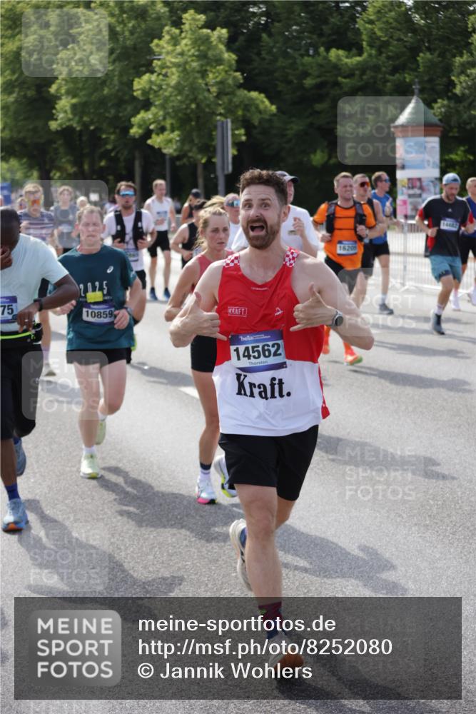 29.06.2025 - hella hamburg halbmarathon Jannik Wohlers http://msf.ph/oto/8252080 29.06.2025 09:56:36 Lombardsbrücke 1381, 1537, 1657, 1783, 2025, 2074, 2111, 2340, 2396, 2839, 2869, 2878, 3093, 3575, 3791, 4726, 4770, 4897, 5008, 5194, 5319, 6033, 6377, 6631, 7176, 7177, 7918, 8112, 8313, 8572, 8651, 8661, 8710, 8813, 8930, 9060, 9082, 9497, 9876, 9985, 10040, 10133, 10189, 10859, 10896, 11184, 11451, 11747, 11975, 12311, 12482, 12528, 12585, 12590, 12690, 12733, 13245, 13267, 13282, 13609, 13865, 13962, 14033, 14036, 14125, 14482, 14562, 14588, 14592, 14834, 15590, 16732 meine-sportfotos.de
