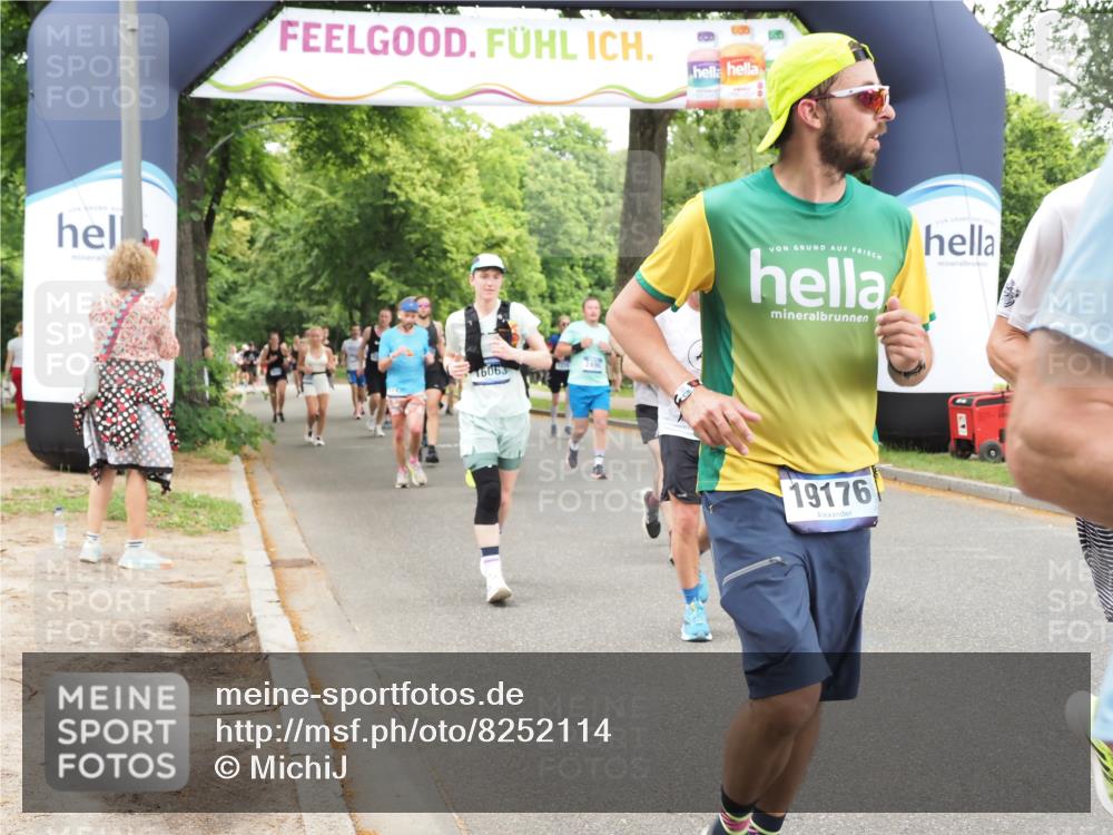 29.06.2025 - hella hamburg halbmarathon MichiJ http://msf.ph/oto/8252114 29.06.2025 10:52:09 Zwischen KM18-KM19 1885, 2490, 4613, 6706, 7271, 7474, 9254, 9339, 10756, 11614, 11784, 13210, 14642, 15009, 15377, 16063, 16344, 17434, 17550, 18128, 18525, 19165, 19173, 19176 meine-sportfotos.de
