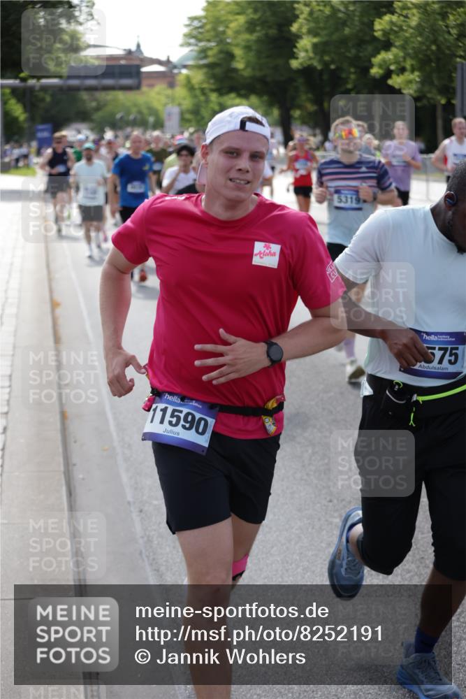 29.06.2025 - hella hamburg halbmarathon Jannik Wohlers http://msf.ph/oto/8252191 29.06.2025 09:56:37 Lombardsbrücke 1381, 1537, 1657, 1783, 2025, 2074, 2111, 2340, 2396, 2839, 2869, 2878, 3093, 3575, 3791, 4726, 4770, 4897, 5008, 5319, 5744, 6033, 6377, 6631, 7176, 7177, 7918, 8112, 8313, 8572, 8651, 8661, 8710, 8813, 8930, 9060, 9082, 9497, 9876, 9985, 10040, 10133, 10189, 10859, 10896, 11184, 11451, 11747, 11975, 12311, 12482, 12528, 12585, 12590, 12690, 12733, 13245, 13267, 13282, 13609, 13865, 13962, 14033, 14036, 14125, 14482, 14562, 14588, 14592, 14834, 15590, 16291, 16732 meine-sportfotos.de
