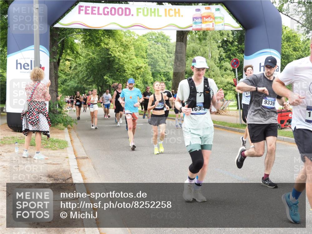 29.06.2025 - hella hamburg halbmarathon MichiJ http://msf.ph/oto/8252258 29.06.2025 10:52:10 Zwischen KM18-KM19 1885, 2490, 4613, 6706, 7474, 7907, 9339, 10756, 11614, 11784, 13210, 14642, 15009, 16063, 16344, 17434, 18128, 18525, 19165, 19173, 19176 meine-sportfotos.de