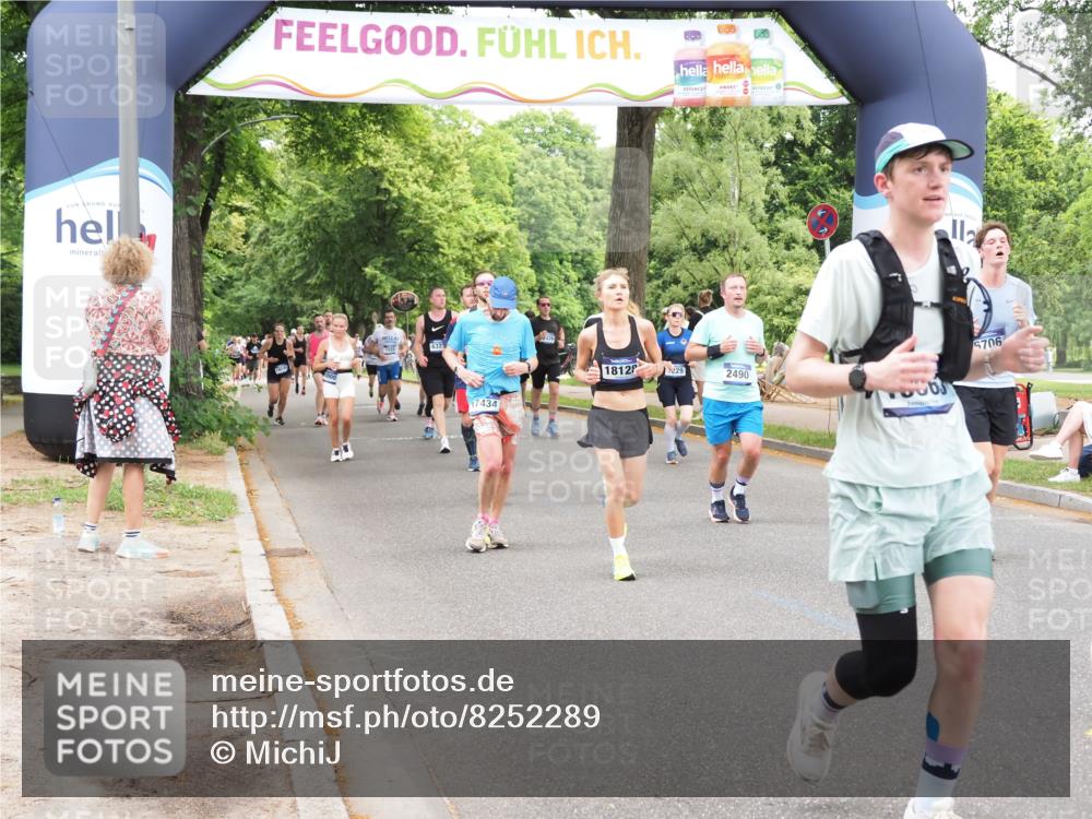 29.06.2025 - hella hamburg halbmarathon MichiJ http://msf.ph/oto/8252289 29.06.2025 10:52:10 Zwischen KM18-KM19 1885, 2490, 4613, 6706, 7474, 7907, 9339, 10756, 11614, 11784, 13210, 14642, 15009, 16063, 16344, 17434, 18128, 18525, 19165, 19173, 19176 meine-sportfotos.de