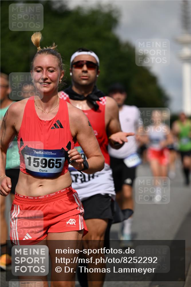 29.06.2025 - hella hamburg halbmarathon Dr. Thomas Lammeyer http://msf.ph/oto/8252292 29.06.2025 09:51:39 Kennedybrücke 1164, 1385, 1644, 1743, 2714, 2767, 3959, 4860, 5091, 5315, 6684, 6990, 7884, 9178, 9944, 10404, 10793, 10900, 11202, 11227 meine-sportfotos.de