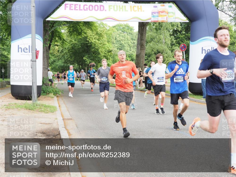 29.06.2025 - hella hamburg halbmarathon MichiJ http://msf.ph/oto/8252389 29.06.2025 10:28:59 Zwischen KM18-KM19 2324, 3332, 4843, 5409, 7080, 8465, 8629, 11731, 11765, 12046, 12704, 14092, 15828, 17214 meine-sportfotos.de