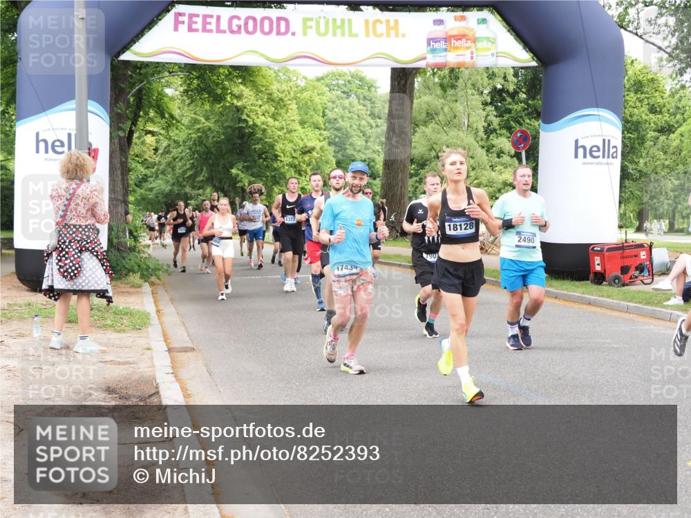 29.06.2025 - hella hamburg halbmarathon MichiJ http://msf.ph/oto/8252393 29.06.2025 10:52:11 Zwischen KM18-KM19 1186, 1229, 1885, 2490, 5073, 6706, 7474, 7907, 9339, 10756, 11784, 14642, 15000, 16063, 16344, 17434, 18128, 18525, 19165, 19173, 19176 meine-sportfotos.de