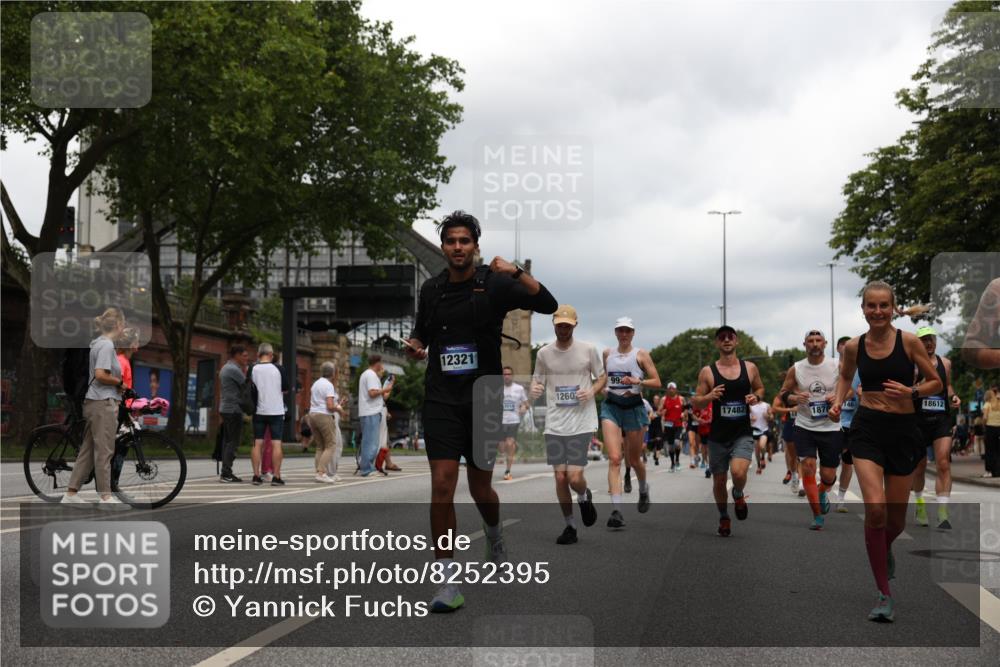 29.06.2025 - hella hamburg halbmarathon Yannick Fuchs http://msf.ph/oto/8252395 29.06.2025 10:48:01 20KM 1267, 1422, 1442, 1502, 1549, 1870, 2058, 2432, 2518, 2630, 3096, 3103, 3310, 3819, 3898, 4299, 5020, 5259, 6260, 6294, 6374, 7129, 7395, 7478, 7973, 8285, 8394, 9032, 9380, 9791, 9922, 10040, 11009, 11068, 11430, 11789, 11844, 12213, 12321, 12607, 12632, 13033, 13147, 13397, 13794, 13803, 13912, 14026, 14239, 14702, 15146, 15838, 15856, 16623, 16780, 17482, 18308, 18450, 18514, 18612, 18759, 19067 meine-sportfotos.de