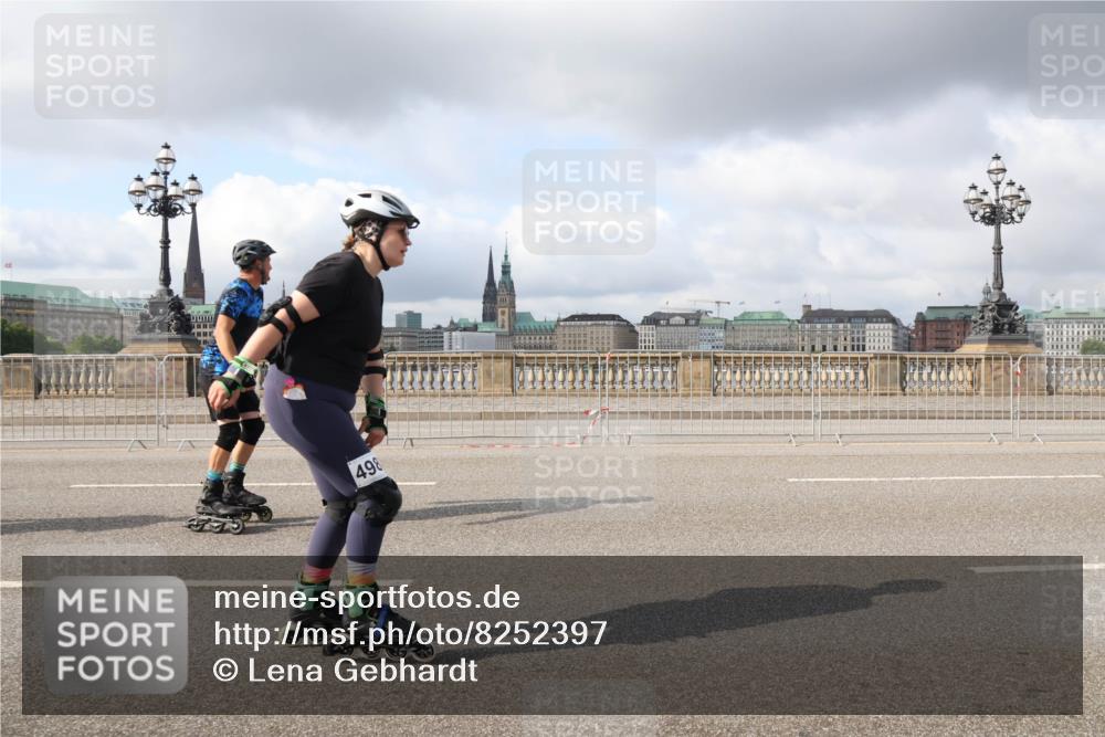 29.06.2025 - hella hamburg halbmarathon Lena Gebhardt http://msf.ph/oto/8252397 29.06.2025 09:03:09 Lombardsbrücke  meine-sportfotos.de