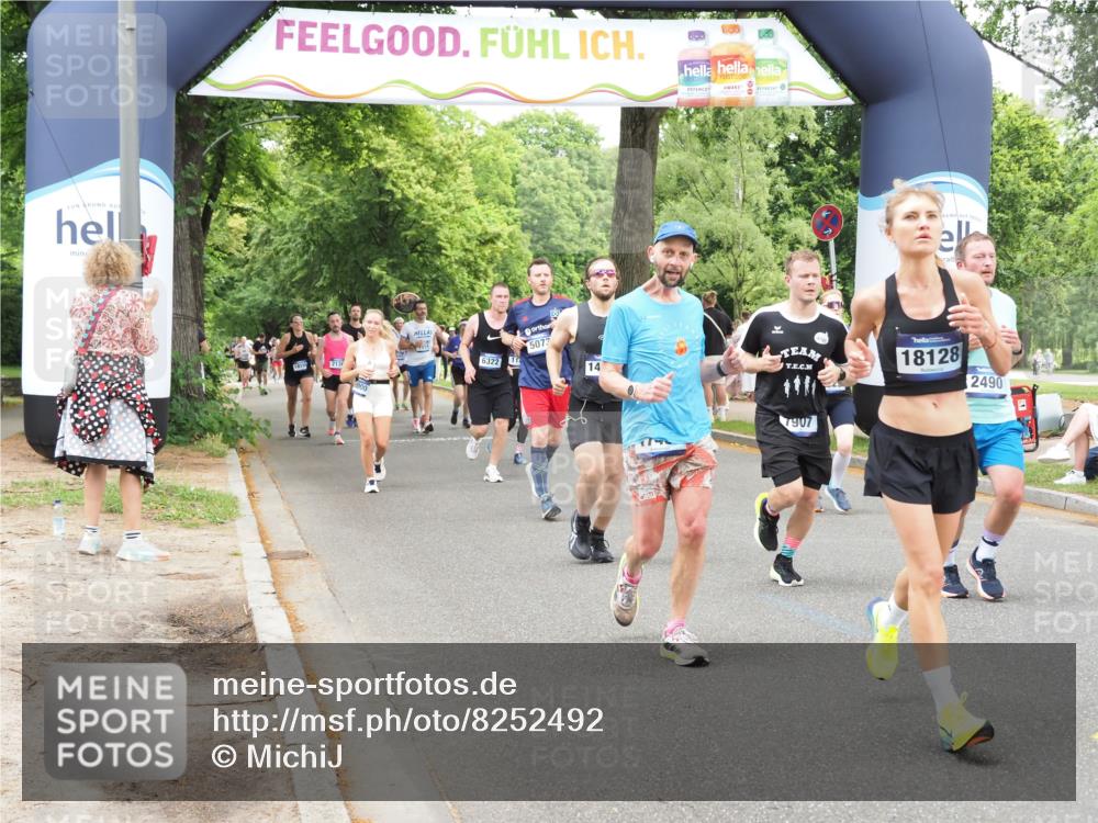 29.06.2025 - hella hamburg halbmarathon MichiJ http://msf.ph/oto/8252492 29.06.2025 10:52:12 Zwischen KM18-KM19 1186, 1229, 1885, 2490, 5073, 6706, 7907, 9339, 10756, 11784, 14642, 15000, 16063, 16344, 17434, 18128, 18525, 19165, 19173, 19176 meine-sportfotos.de