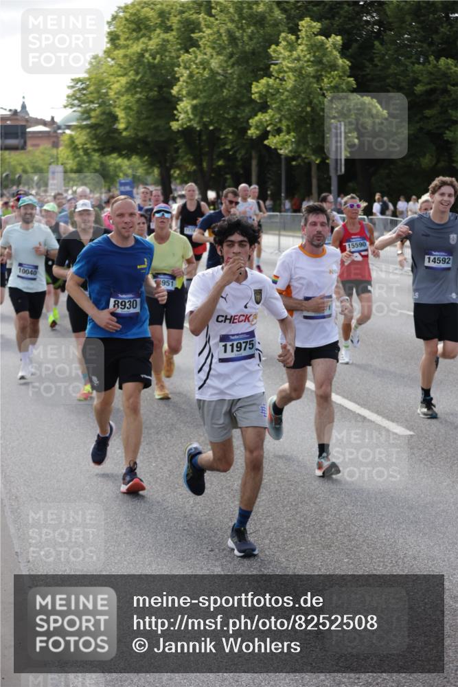 29.06.2025 - hella hamburg halbmarathon Jannik Wohlers http://msf.ph/oto/8252508 29.06.2025 09:56:40 Lombardsbrücke 1327, 1381, 1537, 1657, 1783, 2025, 2074, 2111, 2340, 2839, 2869, 2878, 3093, 3575, 3791, 4726, 4770, 4897, 5008, 5319, 5744, 6377, 6631, 7176, 7177, 7259, 7918, 8112, 8313, 8651, 8813, 8930, 9060, 9497, 10040, 10133, 10189, 10859, 10896, 11184, 11451, 11747, 11975, 12482, 12528, 12590, 12690, 12733, 13245, 13267, 13865, 14036, 14125, 14192, 14482, 14562, 14588, 14592, 14834, 15590, 16094, 16291, 16732 meine-sportfotos.de