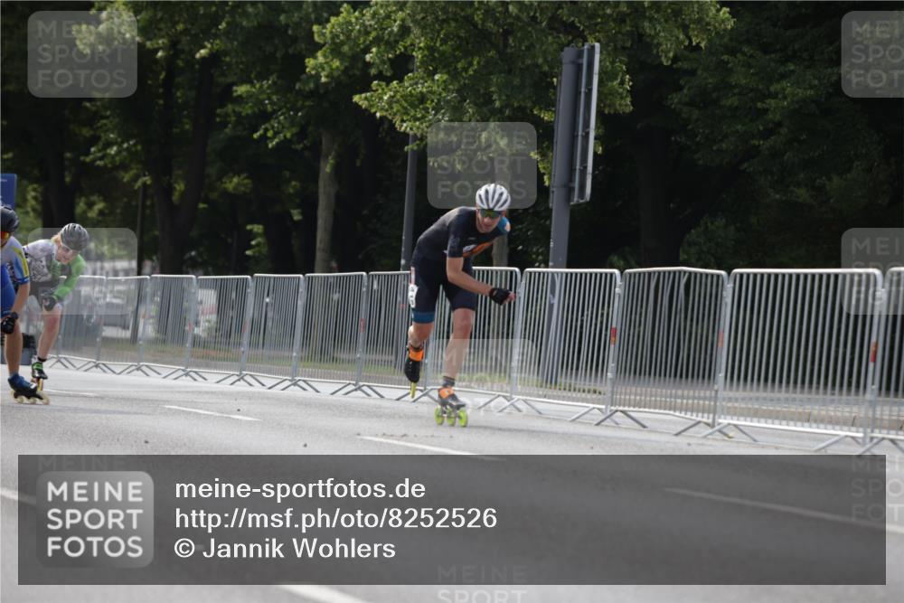 29.06.2025 - hella hamburg halbmarathon Jannik Wohlers http://msf.ph/oto/8252526 29.06.2025 08:48:40 Lombardsbrücke  meine-sportfotos.de