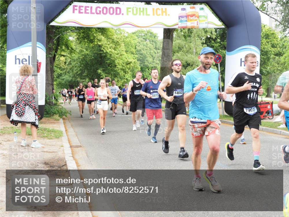 29.06.2025 - hella hamburg halbmarathon MichiJ http://msf.ph/oto/8252571 29.06.2025 10:52:12 Zwischen KM18-KM19 1186, 1229, 1885, 2490, 5073, 6706, 7907, 9339, 10756, 11784, 14642, 15000, 16063, 16344, 17434, 18128, 18525, 19165, 19173, 19176 meine-sportfotos.de