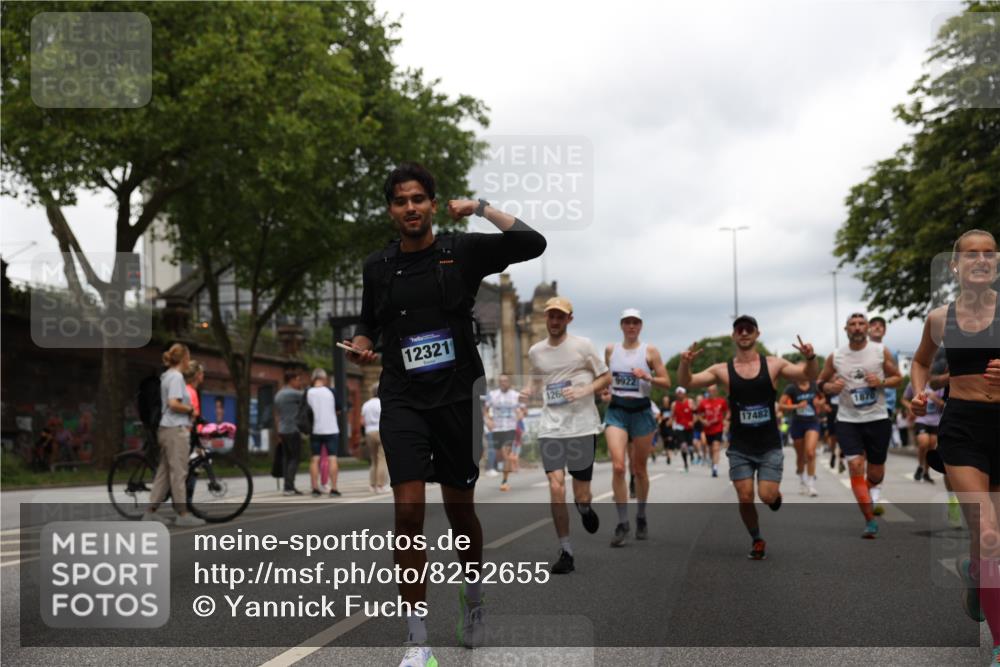 29.06.2025 - hella hamburg halbmarathon Yannick Fuchs http://msf.ph/oto/8252655 29.06.2025 10:48:01 20KM 1267, 1422, 1442, 1502, 1549, 1870, 2058, 2432, 2518, 2630, 3096, 3103, 3310, 3819, 3898, 4299, 5020, 5259, 6260, 6294, 6374, 7129, 7395, 7478, 7973, 8285, 8394, 9032, 9380, 9791, 9922, 10040, 11009, 11068, 11430, 11789, 11844, 12213, 12321, 12607, 12632, 13033, 13147, 13397, 13794, 13803, 13912, 14026, 14239, 14702, 15146, 15838, 15856, 16623, 16780, 17482, 18308, 18450, 18514, 18612, 18759, 19067 meine-sportfotos.de