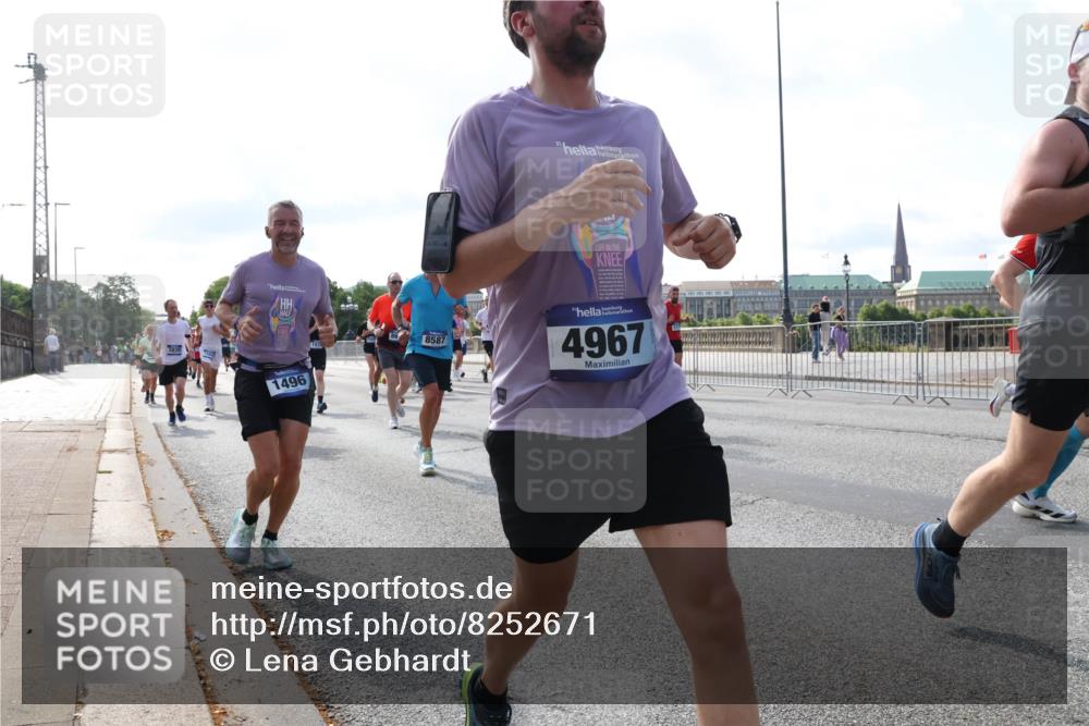 29.06.2025 - hella hamburg halbmarathon Lena Gebhardt http://msf.ph/oto/8252671 29.06.2025 09:56:45 Lombardsbrücke 1452, 1460, 1496, 1499, 1592, 1628, 1783, 1833, 1877, 2013, 2058, 2074, 2082, 2111, 2208, 2340, 2378, 2396, 2771, 2878, 2953, 2996, 3256, 3296, 3310, 3575, 3652, 3791, 4065, 4077, 4377, 4404, 4635, 4711, 4770, 4833, 4897, 5008, 5169, 5194, 5482, 5600, 5607, 5839, 5978, 6033, 6168, 6286, 6377, 6511, 6512, 6561, 6562, 6631, 7176, 7383, 7475, 7583, 7943, 8112, 8261, 8361, 8514, 8572, 8587, 8618, 8661, 8710, 8813, 8863, 8921, 8968, 8996, 9082, 9246, 9497, 9537, 9597, 9638 meine-sportfotos.de
