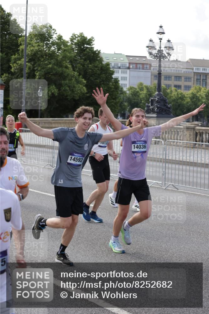 29.06.2025 - hella hamburg halbmarathon Jannik Wohlers http://msf.ph/oto/8252682 29.06.2025 09:56:41 Lombardsbrücke 1327, 1381, 1537, 1657, 1783, 2025, 2074, 2111, 2340, 2839, 2869, 2878, 3093, 3575, 3791, 4726, 4770, 4897, 5008, 5319, 5744, 6377, 6631, 7176, 7177, 7259, 7918, 8112, 8313, 8651, 8813, 8930, 9060, 9497, 10040, 10133, 10189, 10859, 10896, 11184, 11451, 11747, 11975, 12528, 12590, 12690, 12733, 13245, 13267, 13865, 14036, 14125, 14192, 14482, 14562, 14592, 15590, 16094, 16291, 16732 meine-sportfotos.de