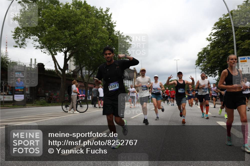 29.06.2025 - hella hamburg halbmarathon Yannick Fuchs http://msf.ph/oto/8252767 29.06.2025 10:48:01 20KM 1267, 1422, 1442, 1502, 1549, 1870, 2058, 2432, 2518, 2630, 3096, 3103, 3310, 3819, 3898, 4299, 5020, 5259, 6260, 6294, 6374, 7129, 7395, 7478, 7973, 8285, 8394, 9032, 9380, 9791, 9922, 10040, 11009, 11068, 11430, 11789, 11844, 12213, 12321, 12607, 12632, 13033, 13147, 13397, 13794, 13803, 13912, 14026, 14239, 14702, 15146, 15838, 15856, 16623, 16780, 17482, 18308, 18450, 18514, 18612, 18759, 19067 meine-sportfotos.de
