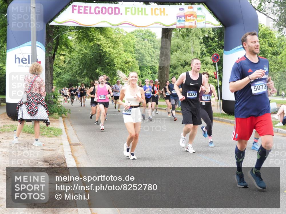 29.06.2025 - hella hamburg halbmarathon MichiJ http://msf.ph/oto/8252780 29.06.2025 10:52:14 Zwischen KM18-KM19 1186, 1229, 2136, 2490, 4307, 5073, 6322, 6706, 7907, 9339, 9477, 12426, 14642, 15000, 16063, 16344, 17434, 18128, 18199, 18525, 19173 meine-sportfotos.de