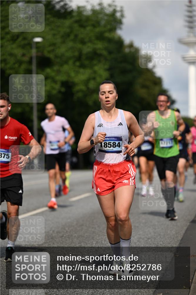 29.06.2025 - hella hamburg halbmarathon Dr. Thomas Lammeyer http://msf.ph/oto/8252786 29.06.2025 09:51:42 Kennedybrücke 1385, 1505, 1710, 1743, 2714, 2767, 3959, 4860, 5091, 5315, 5554, 6684, 6990, 7884, 9178, 10404, 10793, 10852, 10900, 11202, 11227 meine-sportfotos.de