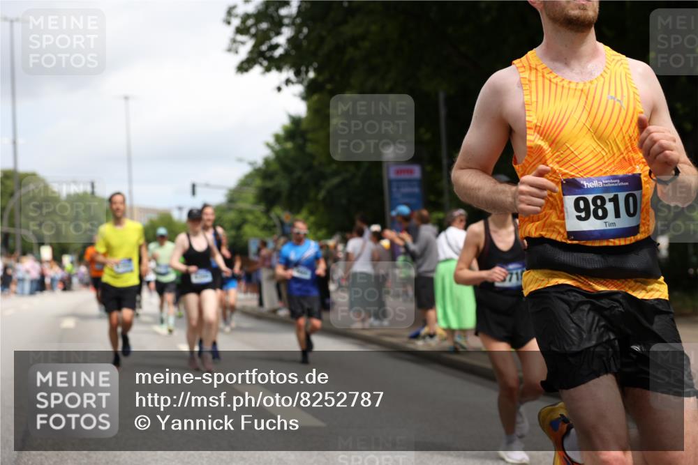 29.06.2025 - hella hamburg halbmarathon Yannick Fuchs http://msf.ph/oto/8252787 29.06.2025 11:06:46 20KM 1245, 1766, 1981, 2032, 2821, 3417, 3454, 3939, 4394, 4466, 4495, 4641, 5719, 5739, 6317, 6352, 6376, 8780, 9423, 9810, 9951, 9958, 10283, 10739, 11818, 12634, 13458, 14138, 15051, 15214, 15537, 16473, 16554, 17542, 17984, 18108, 18641 meine-sportfotos.de