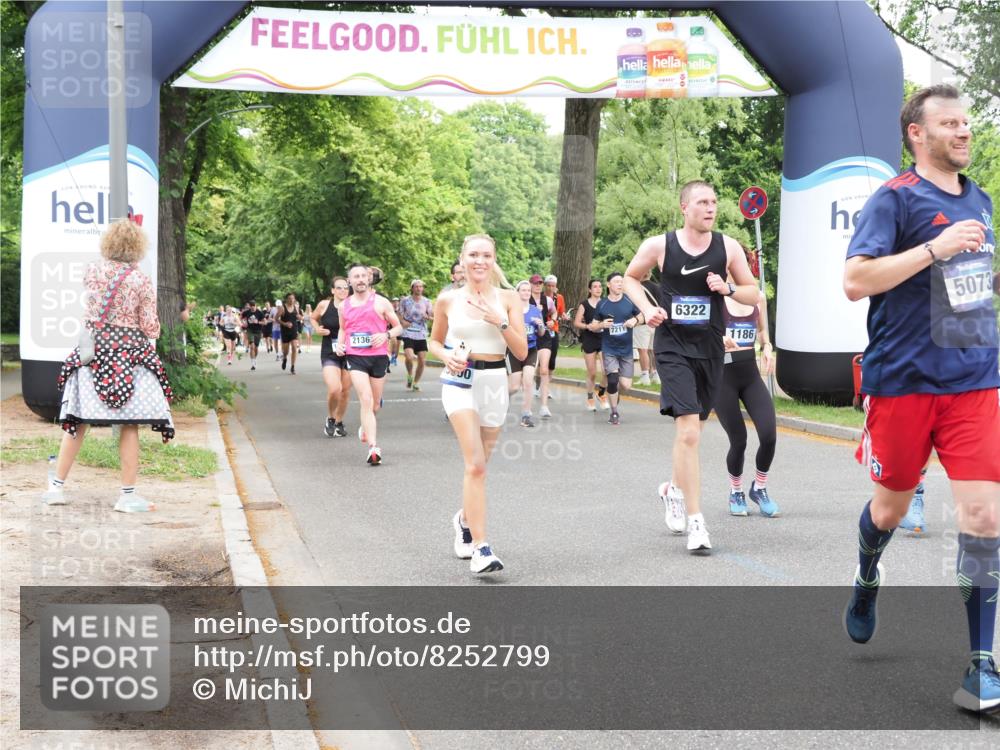 29.06.2025 - hella hamburg halbmarathon MichiJ http://msf.ph/oto/8252799 29.06.2025 10:52:14 Zwischen KM18-KM19 1186, 1229, 2136, 2490, 4307, 5073, 6322, 6706, 7907, 9339, 9477, 12426, 14642, 15000, 16063, 16344, 17434, 18128, 18199, 18525, 19173 meine-sportfotos.de