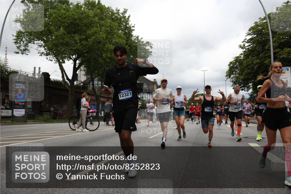 29.06.2025 - hella hamburg halbmarathon Yannick Fuchs http://msf.ph/oto/8252823 29.06.2025 10:48:02 20KM 1267, 1422, 1442, 1502, 1549, 1870, 2058, 2432, 2518, 2630, 3096, 3103, 3310, 3819, 3898, 4299, 5020, 5259, 6260, 6294, 6374, 7129, 7395, 7478, 7973, 8223, 8285, 8394, 9032, 9380, 9791, 9922, 10040, 11009, 11068, 11430, 11789, 11844, 12213, 12321, 12607, 12632, 13033, 13147, 13397, 13794, 13803, 13912, 14026, 14239, 14702, 15146, 15856, 16623, 16750, 16780, 17482, 17765, 18308, 18450, 18514, 18612, 18759, 19067, 19177 meine-sportfotos.de