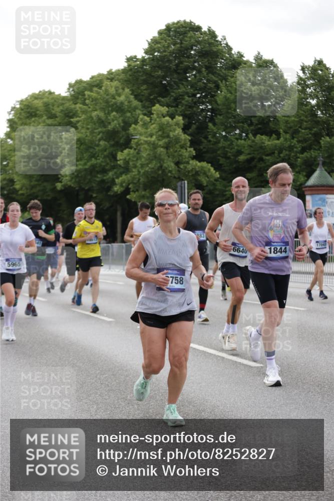 29.06.2025 - hella hamburg halbmarathon Jannik Wohlers http://msf.ph/oto/8252827 29.06.2025 10:31:13 Lombardsbrücke 1235, 1844, 1879, 2831, 2832, 3396, 3397, 3424, 3571, 3681, 4953, 5165, 5846, 5965, 6160, 6546, 6573, 6640, 7334, 7772, 8304, 8620, 8806, 9078, 9104, 9183, 9478, 9812, 9882, 9883, 10240, 10421, 10435, 10586, 11178, 11587, 12381, 12758, 13724, 15024, 15102, 15222, 15575, 16541, 16978, 17043, 17362, 17404, 17517, 17706, 17989, 18433, 18507, 18613, 18672, 18943, 19068, 19233 meine-sportfotos.de