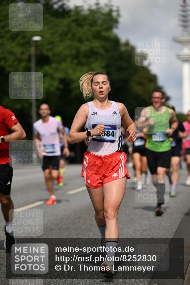 29.06.2025 - hella hamburg halbmarathon Dr. Thomas Lammeyer http://msf.ph/oto/8252830 29.06.2025 09:51:42 Kennedybrücke 1385, 1505, 1710, 1743, 2714, 2767, 3959, 4860, 5091, 5315, 5554, 6684, 6990, 7884, 9178, 10404, 10793, 10852, 10900, 11202, 11227 meine-sportfotos.de