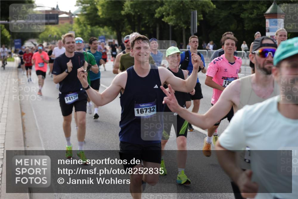 29.06.2025 - hella hamburg halbmarathon Jannik Wohlers http://msf.ph/oto/8252835 29.06.2025 09:56:43 Lombardsbrücke 1327, 1381, 1442, 1537, 1657, 1783, 2025, 2074, 2111, 2340, 2595, 2814, 2839, 2869, 3093, 3575, 3791, 4726, 4770, 5008, 5013, 5319, 5744, 6377, 6631, 7177, 7259, 7918, 8112, 8313, 8651, 8813, 8930, 9060, 9497, 10040, 10133, 10189, 10549, 10859, 10896, 11184, 11451, 11747, 11975, 12528, 12590, 12733, 13245, 13267, 13794, 13865, 14036, 14125, 14192, 14482, 14562, 14592, 15590, 16094, 16291, 16732 meine-sportfotos.de