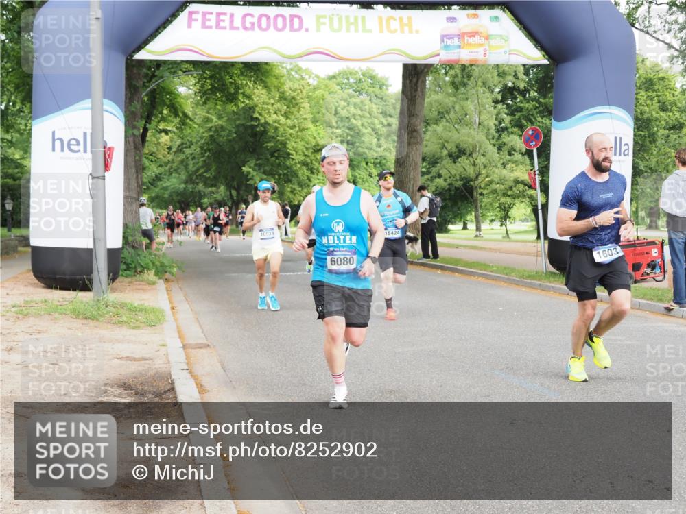 29.06.2025 - hella hamburg halbmarathon MichiJ http://msf.ph/oto/8252902 29.06.2025 10:29:03 Zwischen KM18-KM19 1603, 3332, 4843, 5409, 5916, 6080, 7080, 8465, 8467, 8629, 11731, 14092, 14924, 15424, 15813, 16761, 17214 meine-sportfotos.de