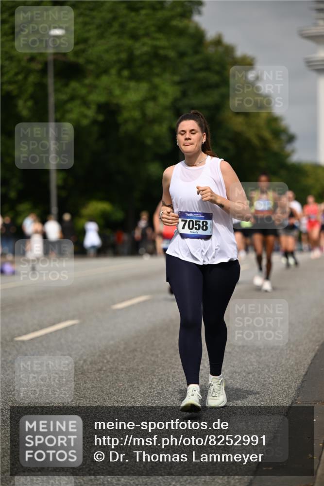 29.06.2025 - hella hamburg halbmarathon Dr. Thomas Lammeyer http://msf.ph/oto/8252991 29.06.2025 10:14:24 Kennedybrücke 1052, 1186, 1456, 1513, 4389, 7058, 7250, 8685, 9150, 9681, 9829, 9988 meine-sportfotos.de