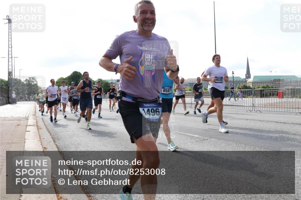 29.06.2025 - hella hamburg halbmarathon Lena Gebhardt http://msf.ph/oto/8253008 29.06.2025 09:56:46 Lombardsbrücke 1381, 1452, 1460, 1496, 1592, 1628, 1783, 1833, 1877, 2013, 2058, 2074, 2082, 2111, 2208, 2340, 2378, 2396, 2771, 2878, 2953, 2996, 3256, 3296, 3310, 3575, 3652, 3791, 4065, 4077, 4377, 4404, 4635, 4711, 4770, 4833, 4897, 5008, 5169, 5194, 5319, 5482, 5600, 5607, 5839, 5978, 6033, 6286, 6377, 6511, 6512, 6561, 6562, 6631, 7176, 7383, 7475, 7583, 8112, 8261, 8361, 8514, 8572, 8587, 8618, 8661, 8710, 8813, 8863, 8921, 8968, 8996, 9082, 9246, 9497, 9537, 9597, 9638 meine-sportfotos.de