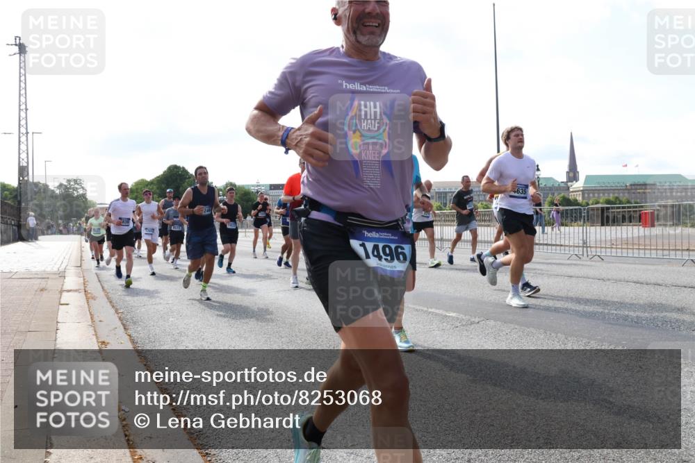29.06.2025 - hella hamburg halbmarathon Lena Gebhardt http://msf.ph/oto/8253068 29.06.2025 09:56:46 Lombardsbrücke 1381, 1452, 1460, 1496, 1592, 1628, 1783, 1833, 1877, 2013, 2058, 2074, 2082, 2111, 2208, 2340, 2378, 2396, 2771, 2878, 2953, 2996, 3256, 3296, 3310, 3575, 3652, 3791, 4065, 4077, 4377, 4404, 4635, 4711, 4770, 4833, 4897, 5008, 5169, 5194, 5319, 5482, 5600, 5607, 5839, 5978, 6033, 6286, 6377, 6511, 6512, 6561, 6562, 6631, 7176, 7383, 7475, 7583, 8112, 8261, 8361, 8514, 8572, 8587, 8618, 8661, 8710, 8813, 8863, 8921, 8968, 8996, 9082, 9246, 9497, 9537, 9597, 9638 meine-sportfotos.de