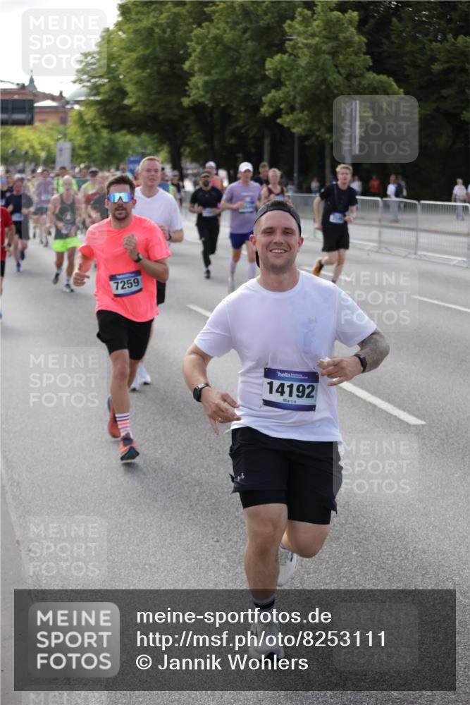 29.06.2025 - hella hamburg halbmarathon Jannik Wohlers http://msf.ph/oto/8253111 29.06.2025 09:56:47 Lombardsbrücke 1327, 1381, 1442, 1537, 1657, 1783, 2025, 2119, 2595, 2814, 2839, 2869, 3093, 3575, 3791, 4726, 4770, 5008, 5013, 5021, 5319, 5744, 6720, 6762, 7177, 7259, 7918, 8112, 8313, 8651, 8813, 8930, 9060, 9316, 10040, 10133, 10549, 10667, 10859, 11339, 11451, 11747, 11975, 12235, 12421, 12489, 12528, 12580, 12733, 13267, 13794, 13865, 14036, 14125, 14192, 14482, 14562, 14592, 15484, 15590, 15897, 16094, 16291, 16732, 17129 meine-sportfotos.de