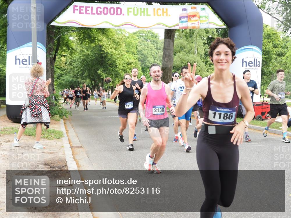 29.06.2025 - hella hamburg halbmarathon MichiJ http://msf.ph/oto/8253116 29.06.2025 10:52:16 Zwischen KM18-KM19 1186, 1229, 1559, 2136, 2490, 4307, 5073, 6322, 6706, 7210, 7211, 7888, 7907, 8960, 9477, 12426, 14642, 15000, 16063, 17434, 18199, 19173 meine-sportfotos.de