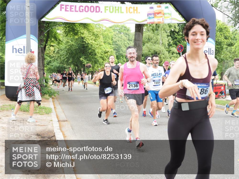 29.06.2025 - hella hamburg halbmarathon MichiJ http://msf.ph/oto/8253139 29.06.2025 10:52:16 Zwischen KM18-KM19 1186, 1229, 1559, 2136, 2490, 4307, 5073, 6322, 6706, 7210, 7211, 7888, 7907, 8960, 9477, 12426, 14642, 15000, 16063, 17434, 18199, 19173 meine-sportfotos.de