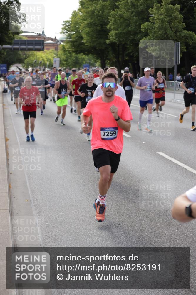 29.06.2025 - hella hamburg halbmarathon Jannik Wohlers http://msf.ph/oto/8253191 29.06.2025 09:56:48 Lombardsbrücke 1030, 1327, 1381, 1442, 1537, 1657, 1783, 2025, 2119, 2595, 2814, 2839, 2869, 3093, 3575, 3791, 4726, 4770, 5008, 5013, 5021, 5319, 5744, 6720, 6762, 7177, 7259, 7918, 8313, 8651, 8930, 9060, 9316, 10040, 10133, 10191, 10192, 10549, 10667, 10859, 11339, 11451, 11747, 11975, 12235, 12421, 12489, 12528, 12580, 12733, 13267, 13794, 13865, 14036, 14125, 14192, 14482, 14562, 14592, 15484, 15590, 15897, 16094, 16291, 16732, 17129 meine-sportfotos.de