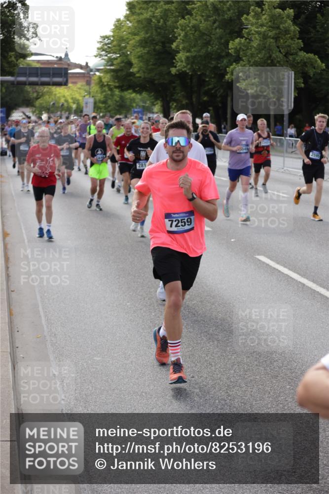 29.06.2025 - hella hamburg halbmarathon Jannik Wohlers http://msf.ph/oto/8253196 29.06.2025 09:56:48 Lombardsbrücke 1030, 1327, 1381, 1442, 1537, 1657, 1783, 2025, 2119, 2595, 2814, 2839, 2869, 3093, 3575, 3791, 4726, 4770, 5008, 5013, 5021, 5319, 5744, 6720, 6762, 7177, 7259, 7918, 8313, 8651, 8930, 9060, 9316, 10040, 10133, 10191, 10192, 10549, 10667, 10859, 11339, 11451, 11747, 11975, 12235, 12421, 12489, 12528, 12580, 12733, 13267, 13794, 13865, 14036, 14125, 14192, 14482, 14562, 14592, 15484, 15590, 15897, 16094, 16291, 16732, 17129 meine-sportfotos.de